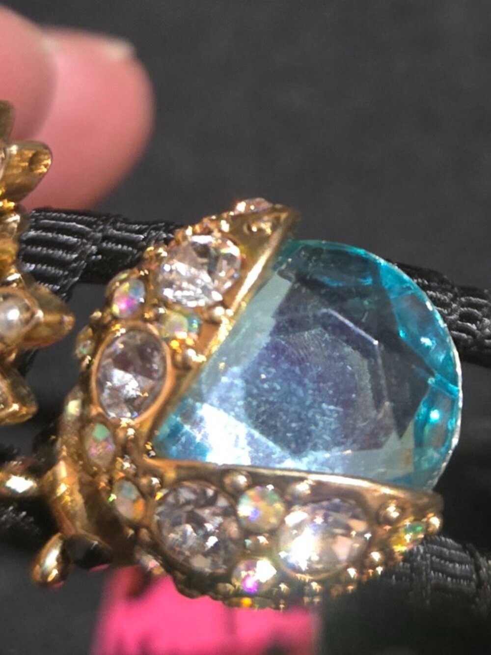 Betsey Johnson New With Tags (NWT) Floral Crystal Magnetic Cord Bracelet - Picture 4 of 9